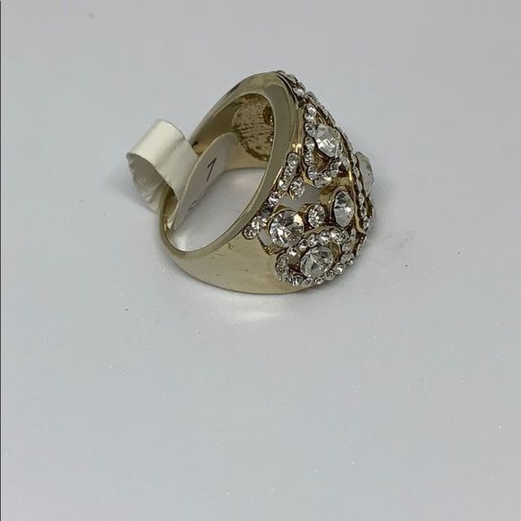 Gold statement ring - Picture 3 of 8